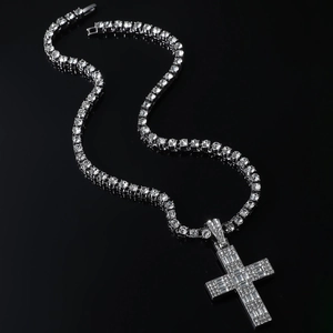 Collana tennis argento da 5mm con ciondolo a croce di lusso decorata con zirconi scintillanti