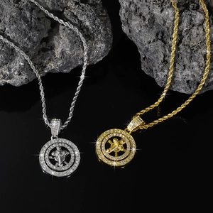 Collier hip-hop pendentif micro serti de strass doré et argenté avec chaîne torsadée