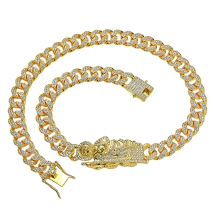 Collana Cuban link 12mm dorata con ciondolo Gesù e zirconi in stile hip hop trendy