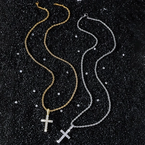 Colliers classiques pendentif croix en zircon doré et argenté avec chaîne corde