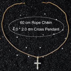 Pendentif croix dorée hip hop sur une chaîne corde de 60cm avec zircons de 4,0x2,0 cm