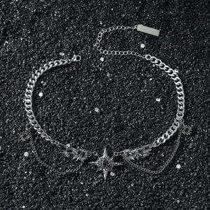 Collier chaîne cubaine gothique hip hop avec pendentif étoile et aile et gemme noire