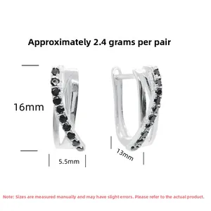 Détails des boucles d'oreilles X en argent 925 avec pavé de zircons noirs brillants
