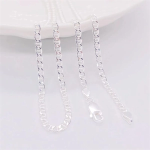 Close-up of S925 sterling silver mariner chain with lobster clasp and 925 hallmark
