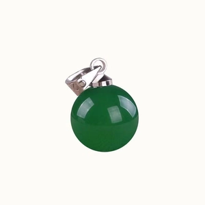 Elegant S925 sterling silver necklace featuring a deep green agate sphere pendant