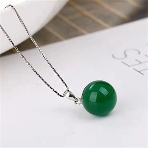 Minimalist S925 sterling silver necklace featuring a polished green agate bead pendant
