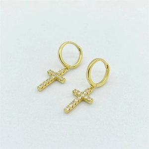 Boucles d'oreilles créoles en argent S925 doré avec croix sertie de zircons