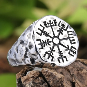 Vintage Viking compass signet ring in stainless steel with hammered texture finish