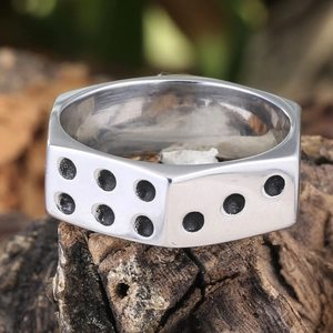 Anello punk da uomo in acciaio inossidabile a forma di dado esagonale con punti neri