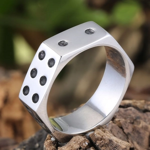 Anello punk a forma di dado in acciaio inossidabile argento con punti neri su corteccia