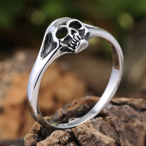 Vintage Gothic 304 Stainless Steel Heart Double Skull Ring For Women Men Halloween Punk Style Polished Jewelry Gift