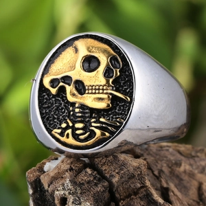 Bague Chevalière Tête de Mort en Acier Inoxydable 304 Vintage pour Hommes Femmes Punk Gothique Relief Poli Bijoux Cadeau