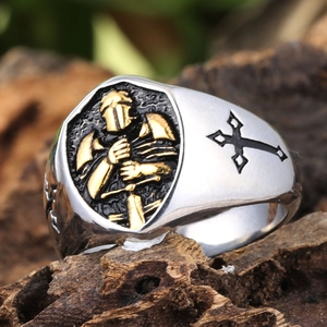 Retro stainless steel signet ring for men with golden knight relief and cross engraving