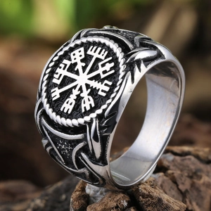 Bague vintage boussole Viking Vegvisir en acier inoxydable avec gravures celtiques