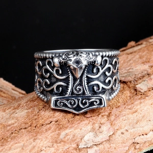 Bague marteau de Thor pour homme en acier inoxydable avec motifs celtiques sur écorce