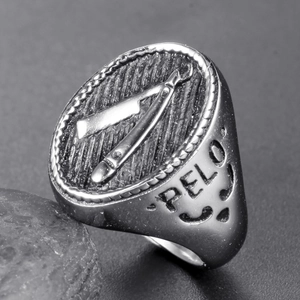Anello sigillo vintage da uomo in acciaio con rilievo di rasoio e incisione PELO retrò