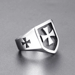 Gothic men's stainless steel signet ring with maltese cross pattern and silver finish