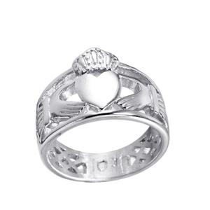Bague Claddagh Vintage en Acier Inoxydable pour Femmes Hommes Coeur Creux Couronne Mains Bague Bijoux de Mode Cadeau
