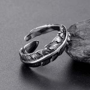 Vintage Stainless Steel Feather Ring For Men Women Retro Distressed Style Adjustable Band Jewelry Gift Silver Color