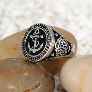 Bague chevalière ancre vintage en acier inoxydable pour hommes avec motif tressé sur galets