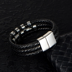 Bracelet pour homme en cuir tressé noir à trois couches avec fermoir magnétique