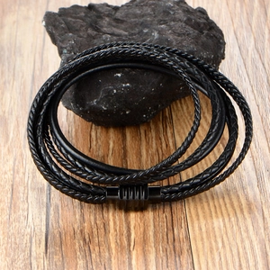 Bracelet multicouche en cuir tressé noir pour homme avec fermoir magnétique sur pierre