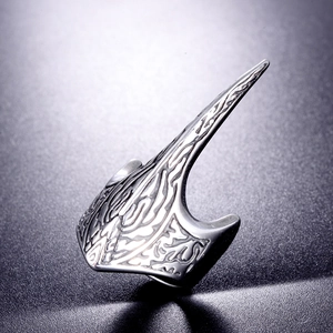 Gothic punk titanium steel eagle claw ring with intricate floral carvings for men