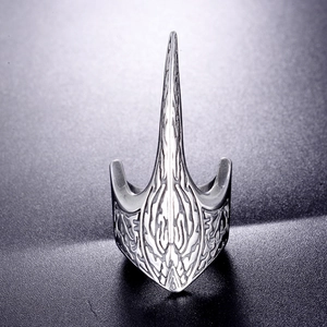 Vintage punk men's eagle claw ring in stainless steel with carved floral patterns