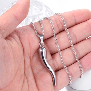 Men titanium steel horn pendant necklace with high-polished silver finish and cable chain