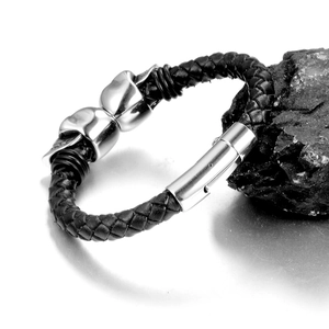 Bracelet pour homme en cuir tressé noir avec pendentifs crâne en acier inoxydable poli