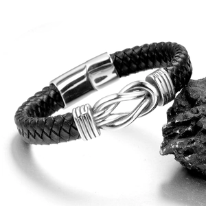 Bracciale da uomo in pelle intrecciata con nodo in metallo argento e chiusura magnetica