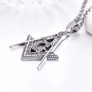 Retro Masonic compass and square pendant necklace in antique stainless steel for men