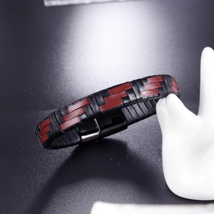 Bracelet tressé pour homme en cuir noir et marron avec fermoir en métal élégant