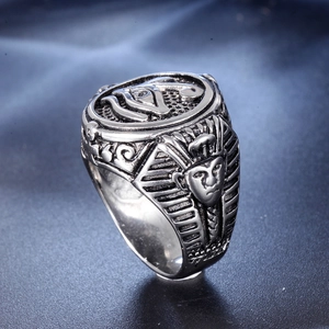 Vintage Herrenring aus Edelstahl mit Horusauge und ägyptischem Pharao-Relief