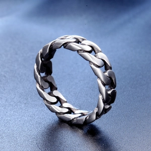 Polished stainless steel chain ring for men with a classic curb link design in silver