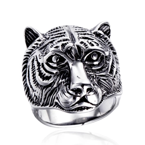 Retro stainless steel ring for men featuring a detailed 3D tiger head carving design