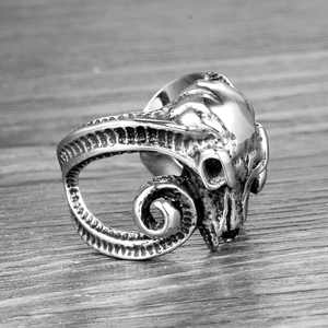 Gothic ram skull ring in vintage silver stainless steel, dark punk style jewelry for men