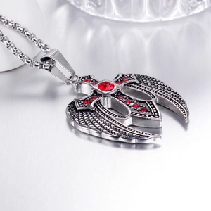 Collana retrò in acciaio inossidabile con ciondolo a croce e ali d'aquila e strass rossi