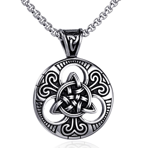 Collier avec pendentif rond nœud celtique vintage en acier inoxydable fini argenté