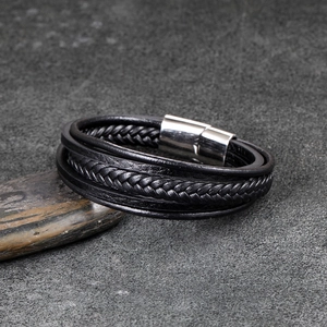 Bracelet multicouche en cuir noir tressé pour homme avec fermoir magnétique en acier argenté