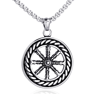 Pendentif roue de bateau vintage en acier inoxydable avec chaîne à mailles carrées