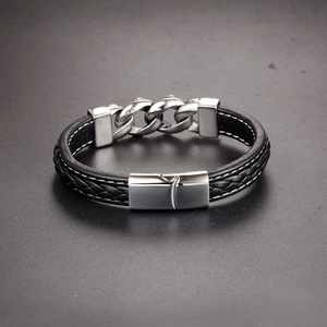Bracciale da uomo in pelle e acciaio inossidabile con chiusura magnetica teschio e catena