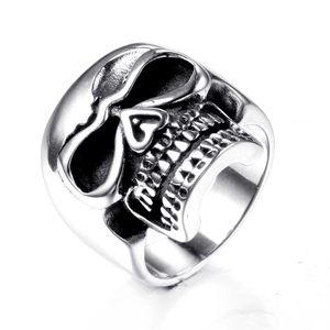 Men's gothic stainless steel skull ring with vintage punk style and detailed engraving