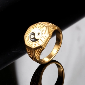 Bague Bagua Tai Chi vintage en acier inoxydable doré pour homme avec détails ajourés