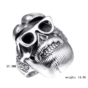 Detail view of vintage punk skull ring with glasses showing 27.3mm height and 14.6g weight