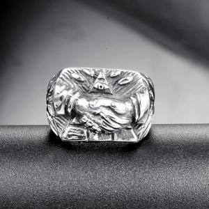 Bague chevalière vintage en acier pour homme avec motif de poignée de main et œil