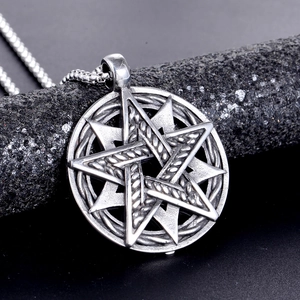 Collier en acier inoxydable avec pendentif étoile heptagramme sur pierre sombre