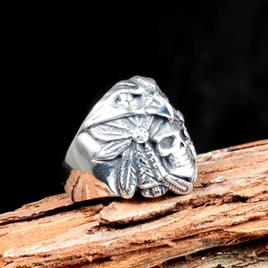 Vintage stainless steel skull ring with eagle engraving and tribal feather headpiece