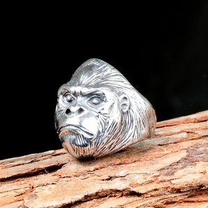 Vintage stainless steel gorilla head ring for men with detailed punk animal carvings