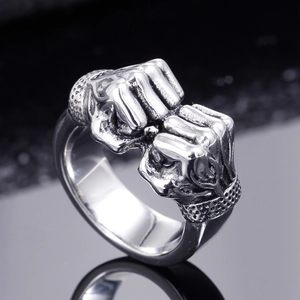 Vintage Edelstahl Herrenring mit Doppel-Faust Design und polierter Oberfläche
